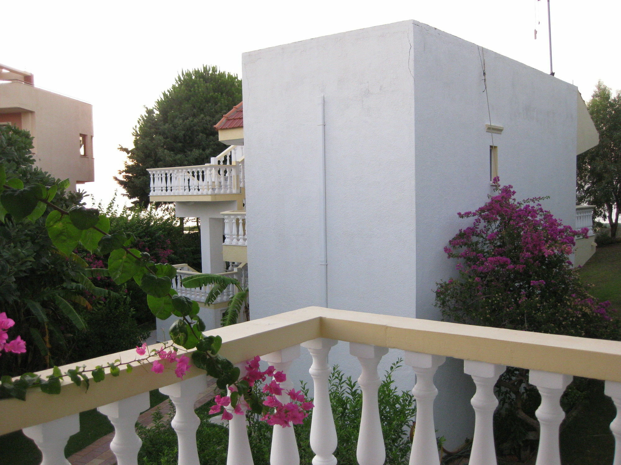 Helgas Paradise Afantou Exterior photo